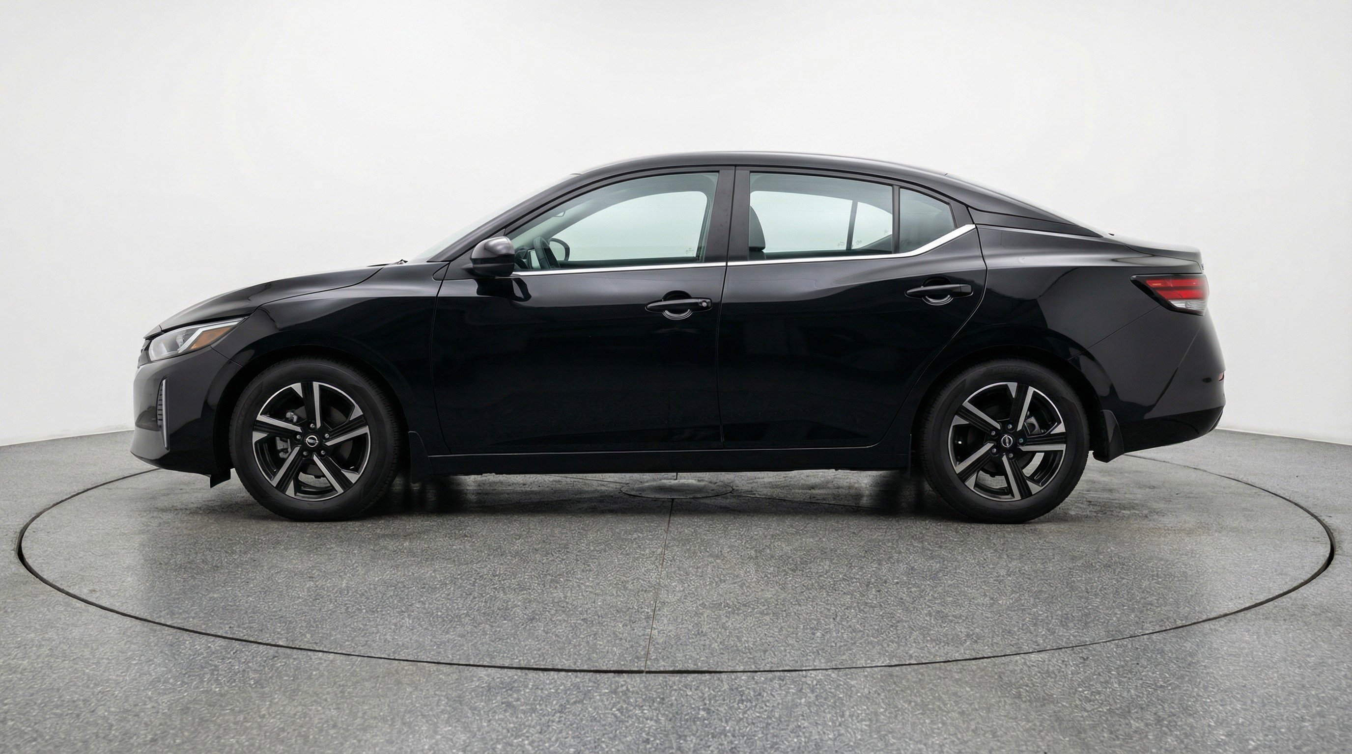 Used 2025 Nissan Sentra SV FWD image 5
