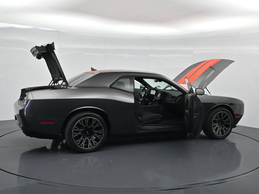 Used 2019 Dodge Challenger SXT w/ Blacktop Package RWD image 40