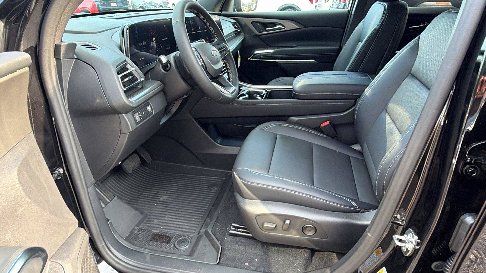 New 2027 Chevrolet Traverse LT w/ Midnight/Sport Edition FWD image 16