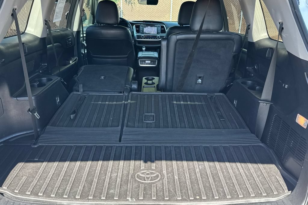Used 2019 Toyota Highlander Limited AWD/4WD image 18
