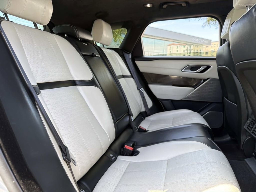 Used 2018 Land Rover Range Rover Velar R-Dynamic HSE image 17