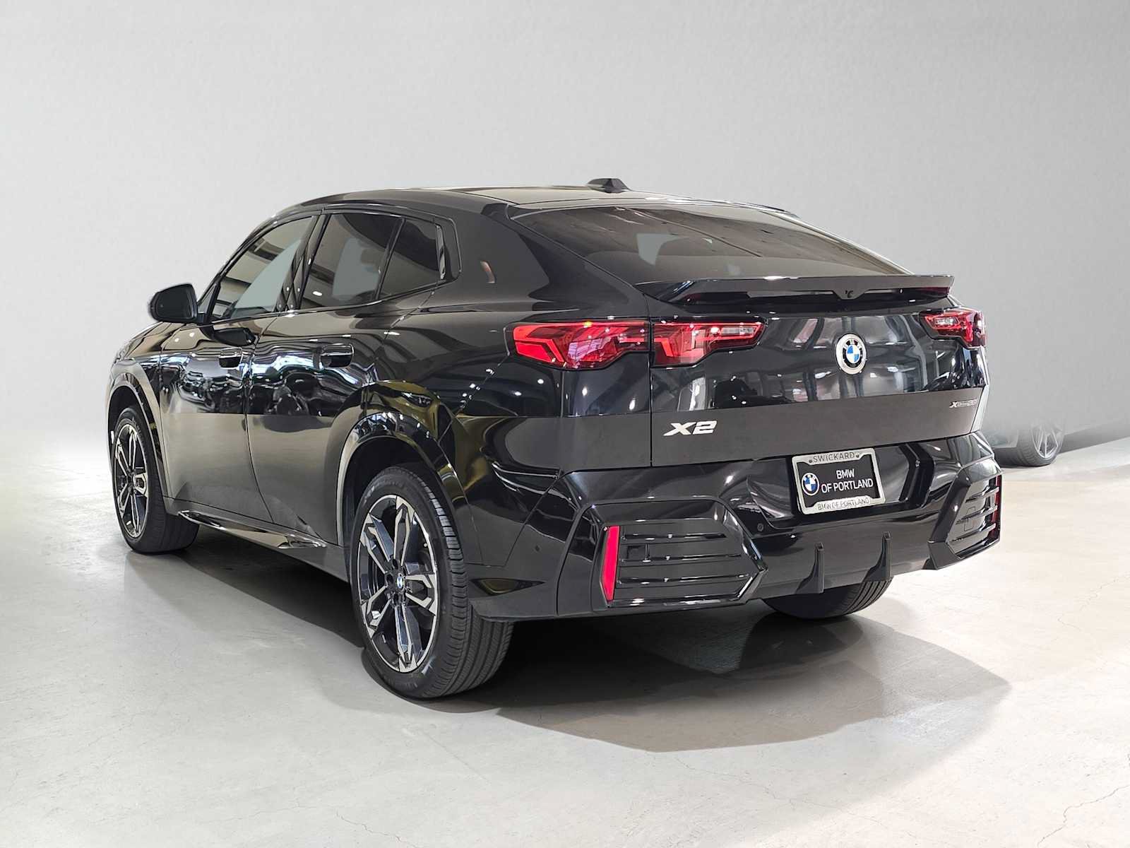 Used 2026 BMW X2 xDrive28i AWD/4WD image 5