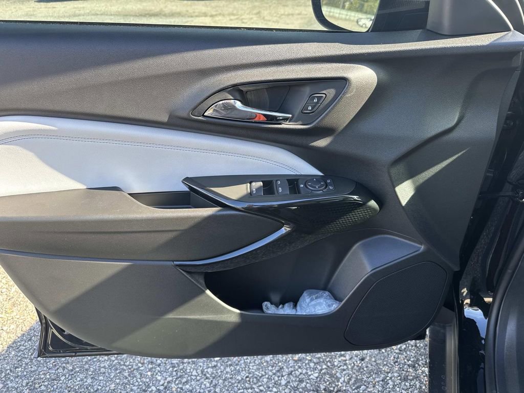 New 2026 Chevrolet Trax LT w/ Sunroof Package image 20