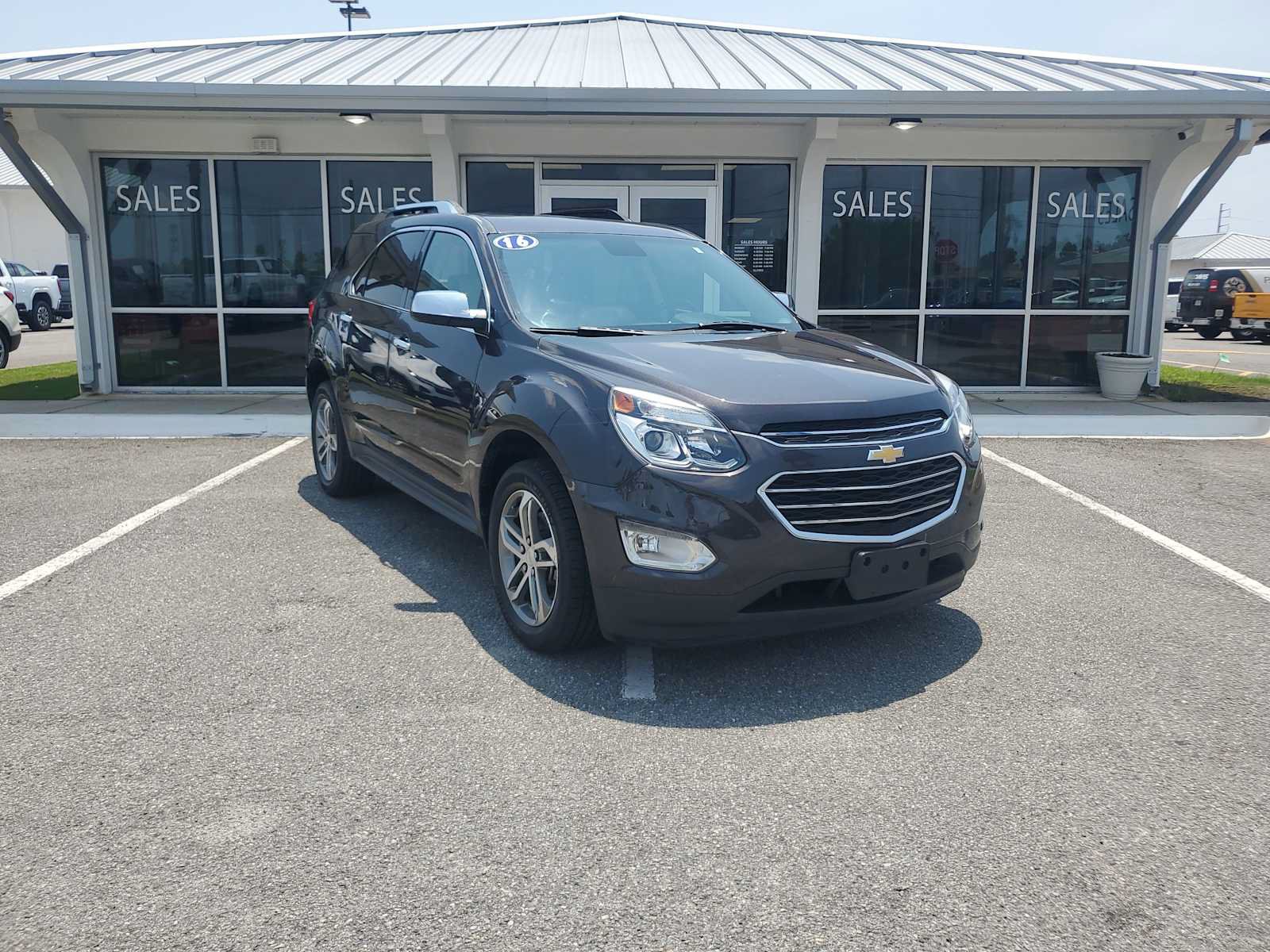 Used 2016 Chevrolet Equinox LTZ w/ Enhanced Convenience Package FWD image 9