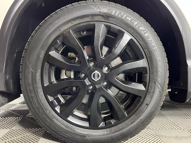 Used 2022 Nissan Rogue Sport SV w/ Technology Package AWD/4WD image 9