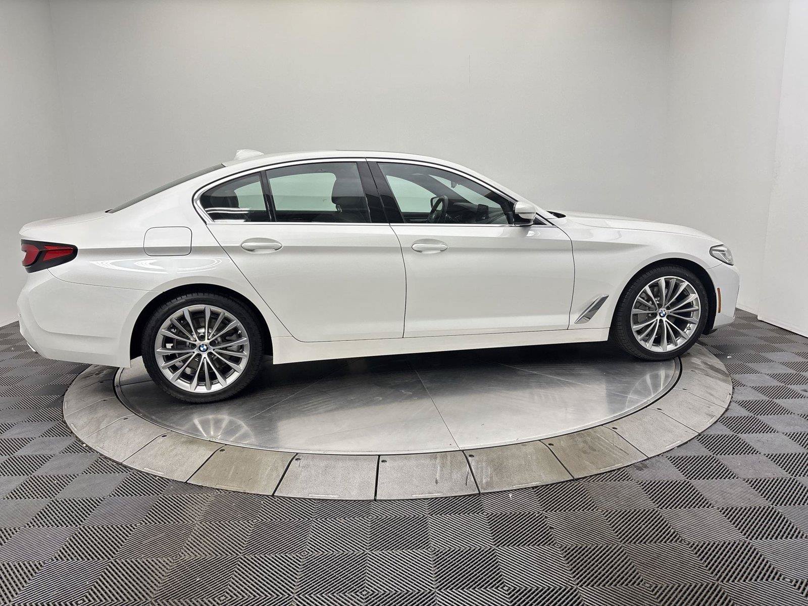 Used 2023 BMW 530i xDrive w/ Convenience Package AWD/4WD image 17