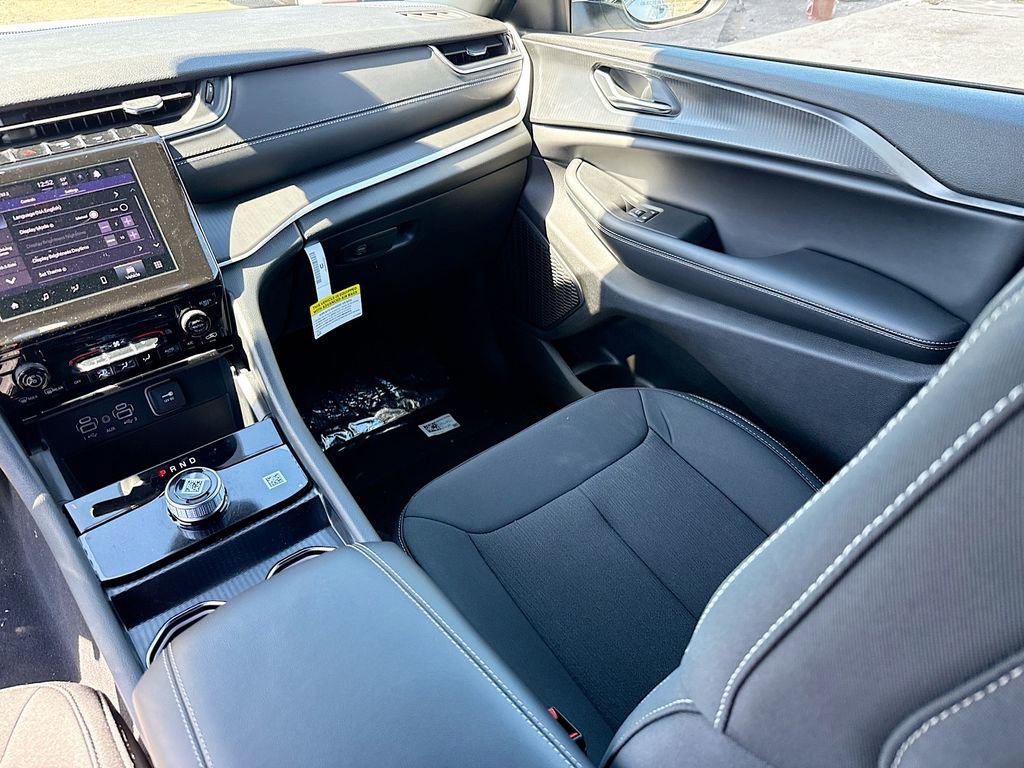 New 2026 Jeep Grand Cherokee Laredo RWD image 25