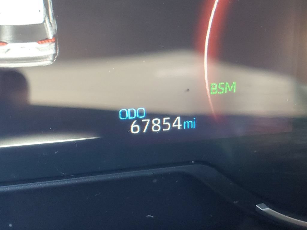 Used 2023 Toyota RAV4 XLE AWD/4WD image 4