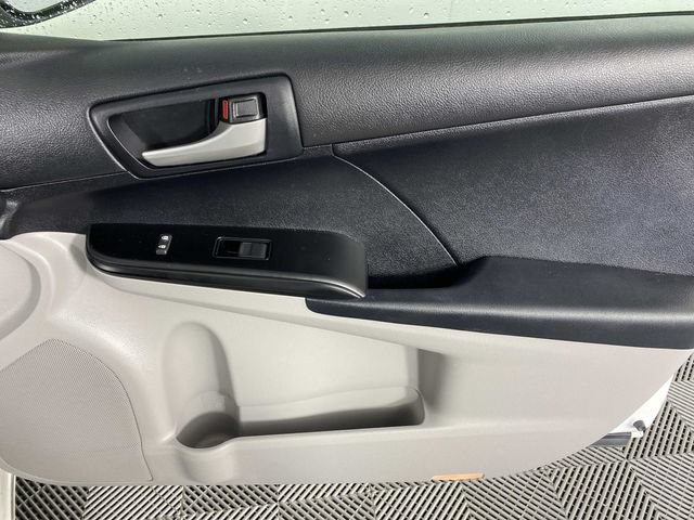 Used 2012 Toyota Camry LE FWD image 23