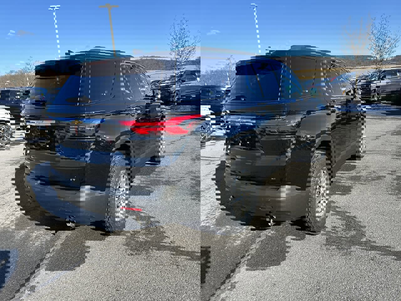 Used 2023 Chevrolet Traverse LT image 7