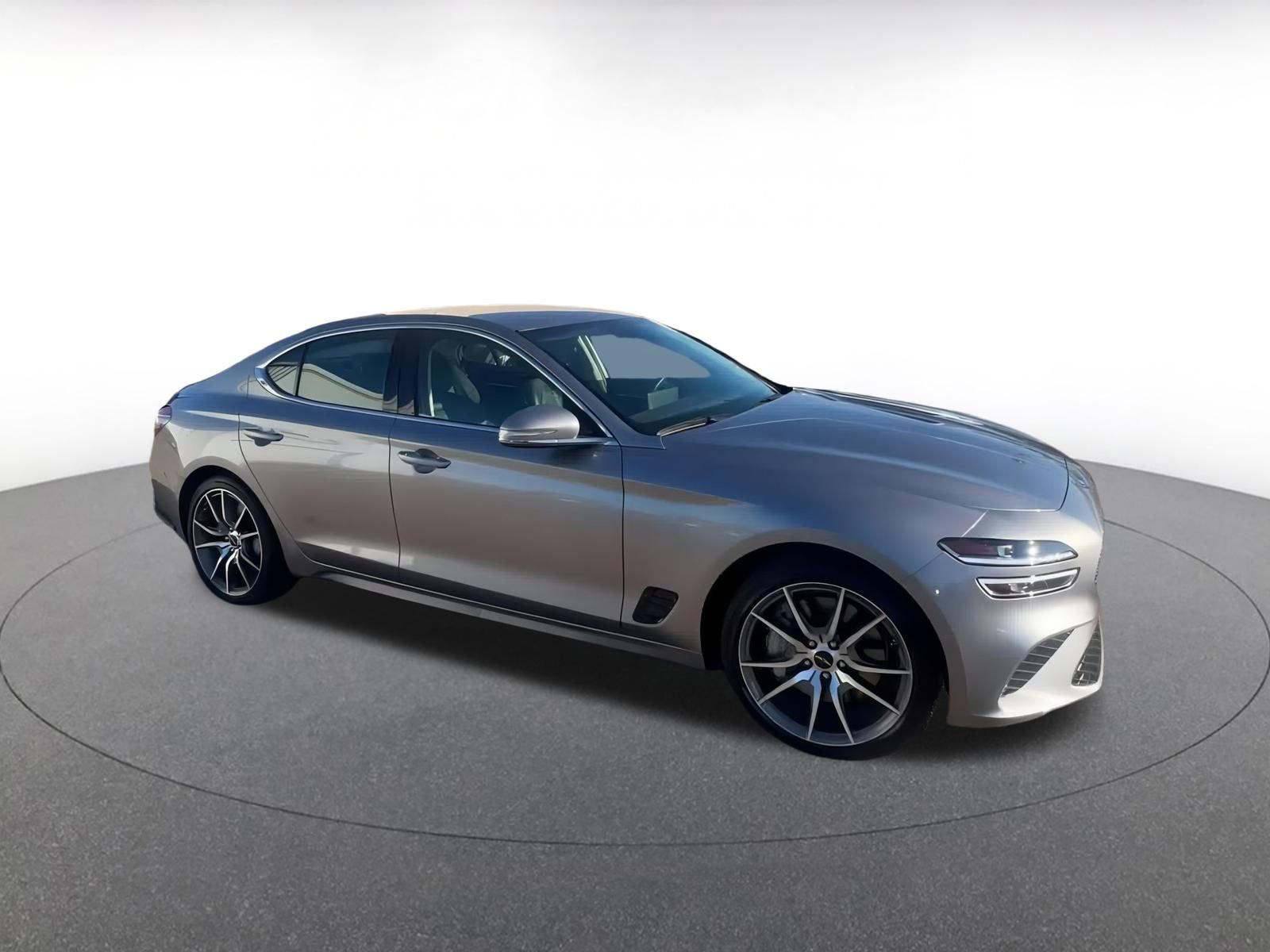 Used 2025 Genesis G70 2.5T image 2