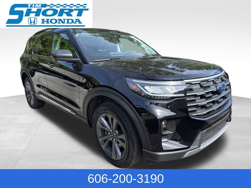 Used 2025 Ford Explorer Active w/ Active Comfort Package AWD/4WD image 3