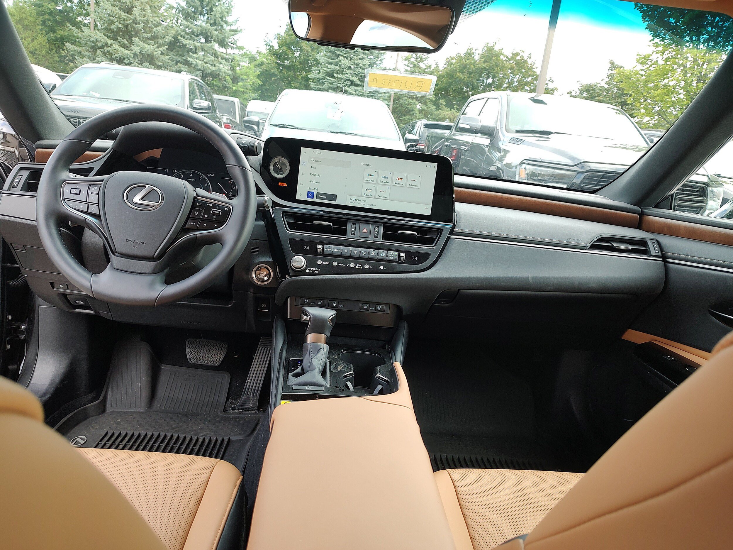 Used 2024 Lexus ES 350 w/ Premium Package FWD image 8
