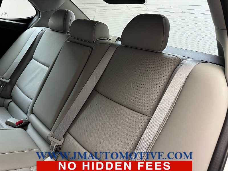 Used 2017 Acura TLX w/ Technology Package FWD image 16