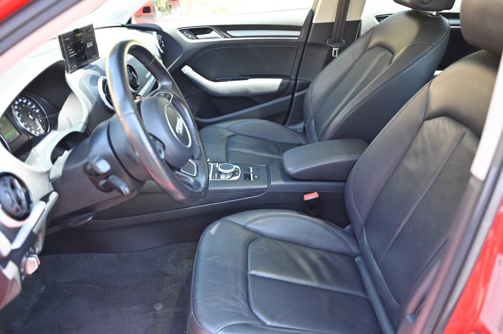 Used 2016 Audi A3 e-tron Premium Plus w/ Premium Plus Package FWD image 14