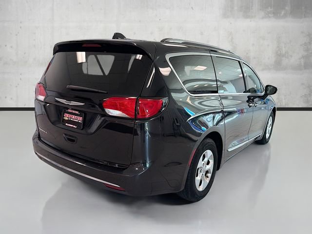 Used 2017 Chrysler Pacifica Touring-L Plus image 5