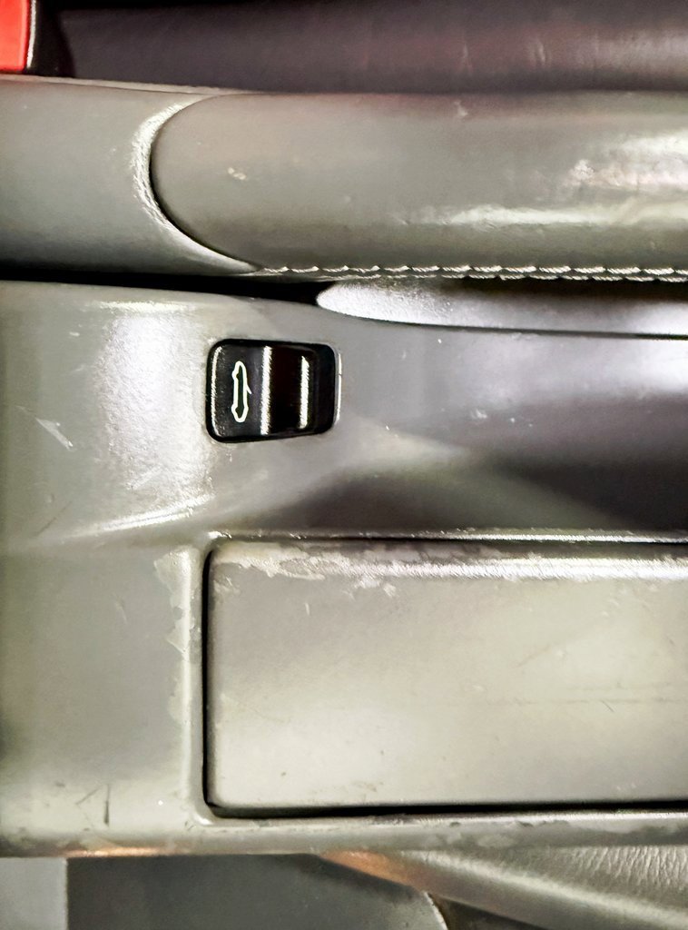 Used 2005 Porsche Boxster S image 22