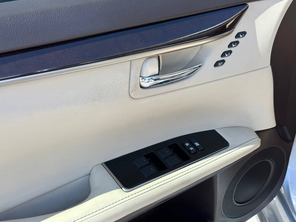 Used 2017 Lexus ES 350 w/ Luxury Package FWD image 16