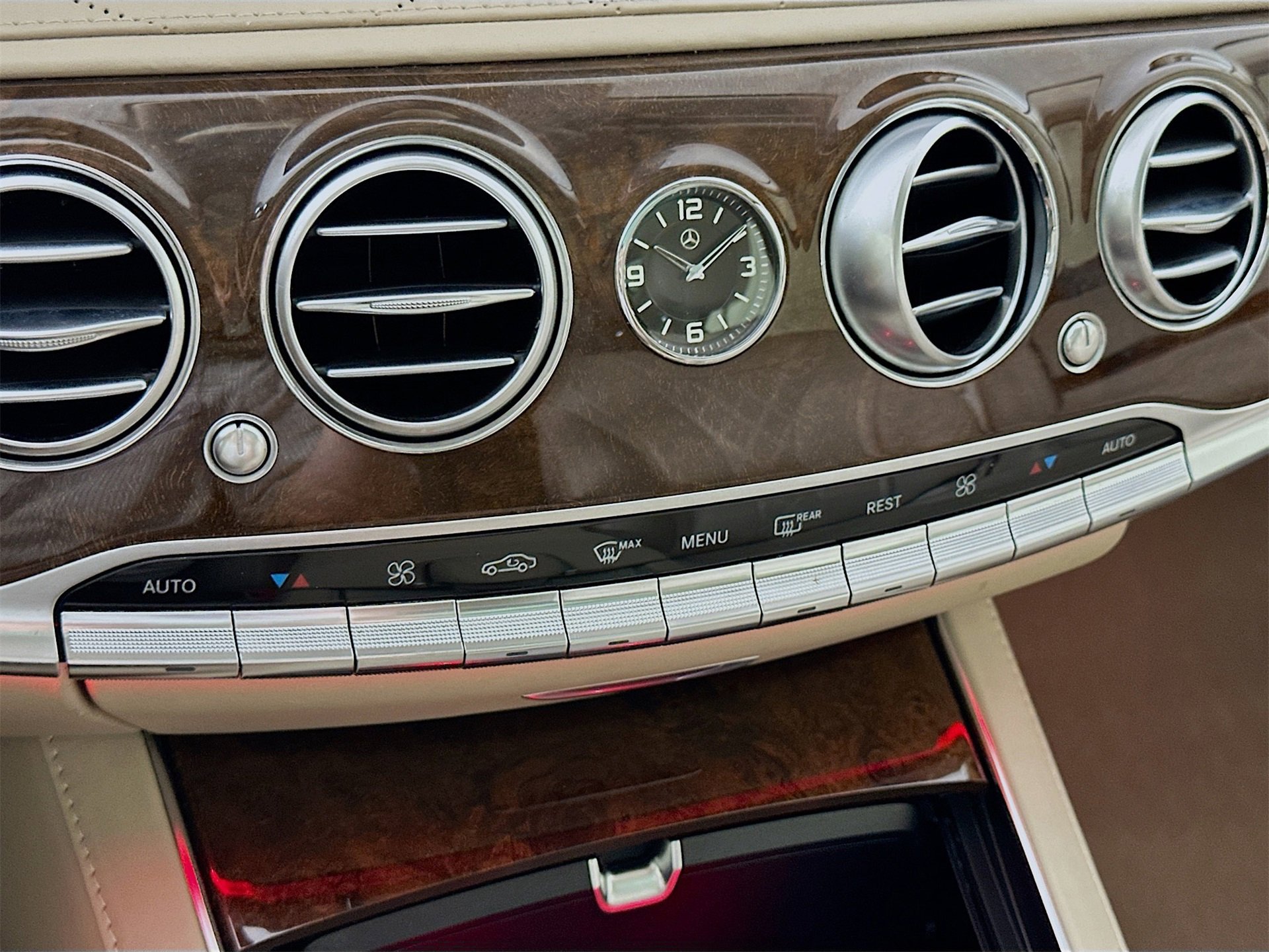 Used 2014 Mercedes-Benz S 550 Sedan image 17