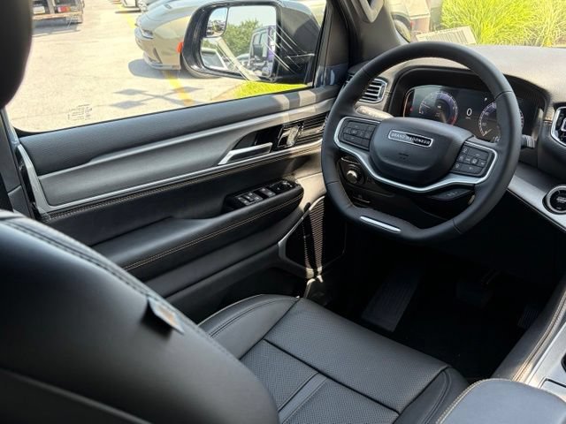 New 2026 Jeep Grand Wagoneer 4WD image 33