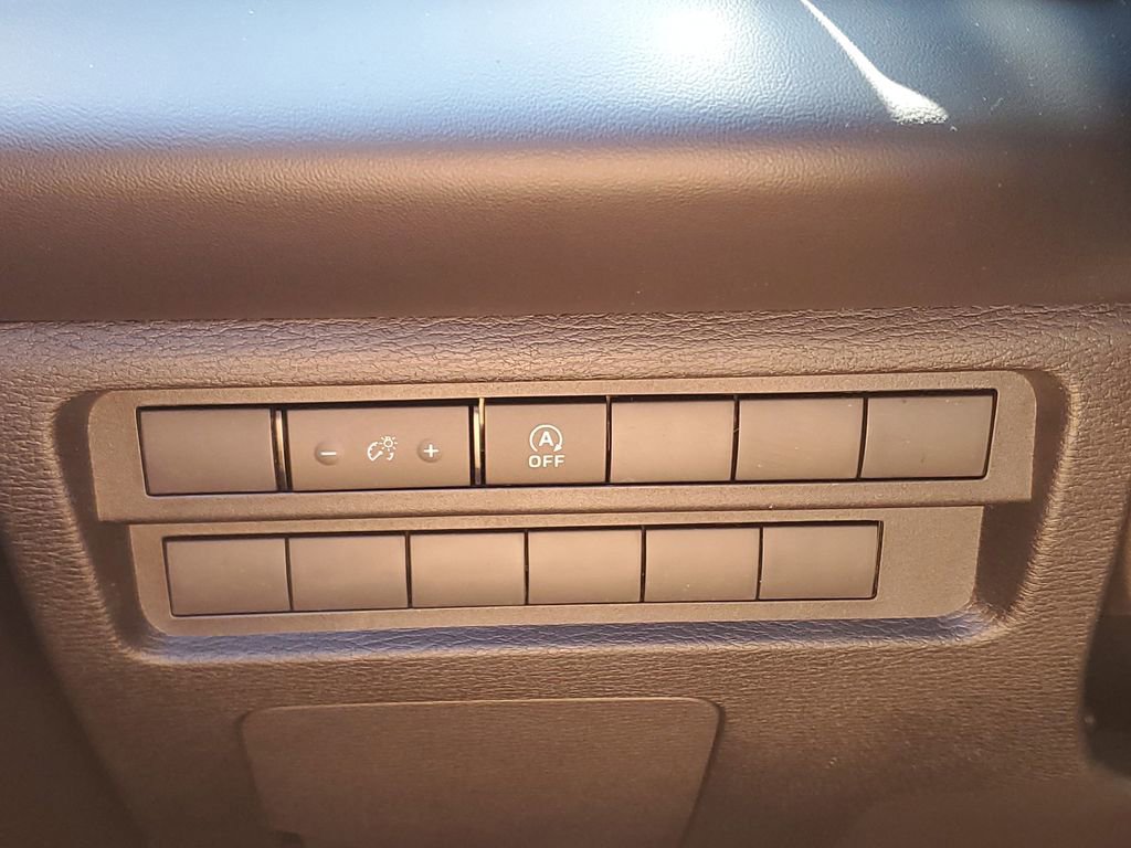 New 2026 Mitsubishi Outlander ES image 22