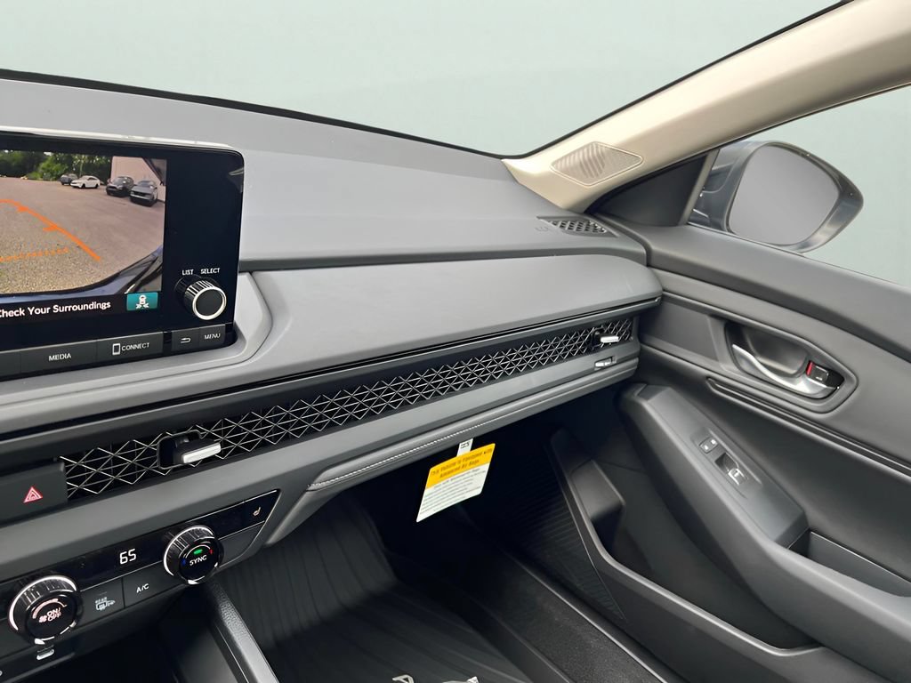 Used 2025 Honda Accord SE image 15