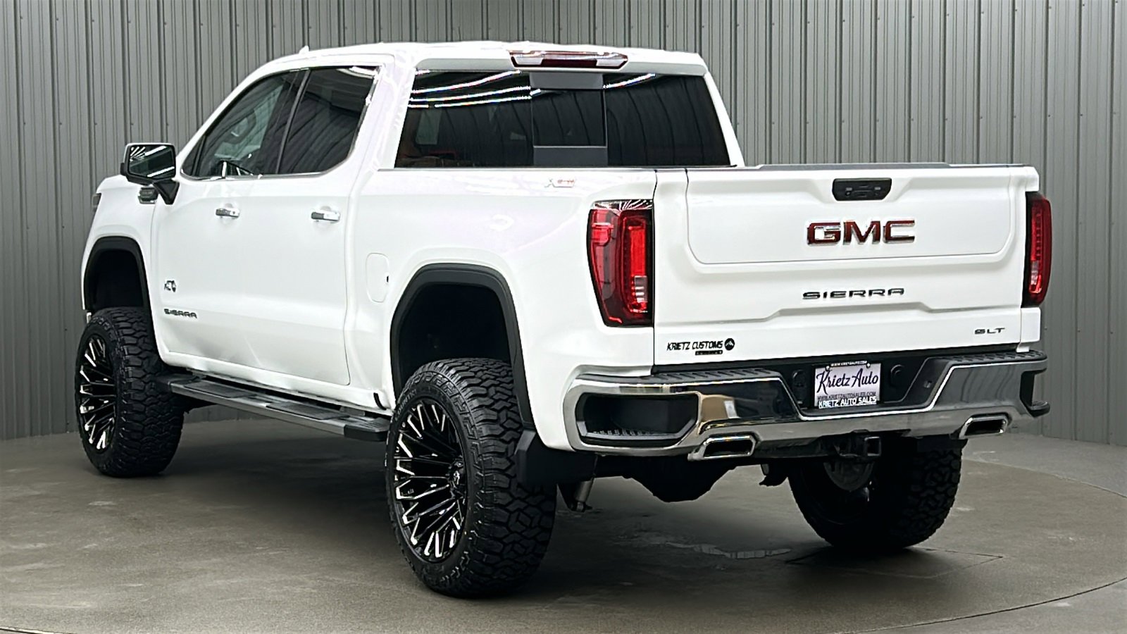 Used 2023 GMC Sierra 1500 SLT image 3