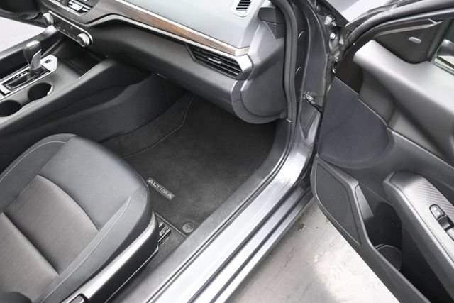 Used 2025 Nissan Altima 2.5 SV AWD/4WD image 40