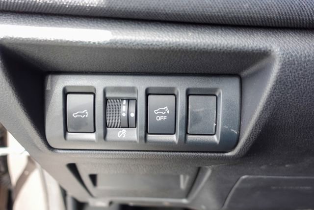 Used 2024 Subaru Outback Premium AWD/4WD image 16