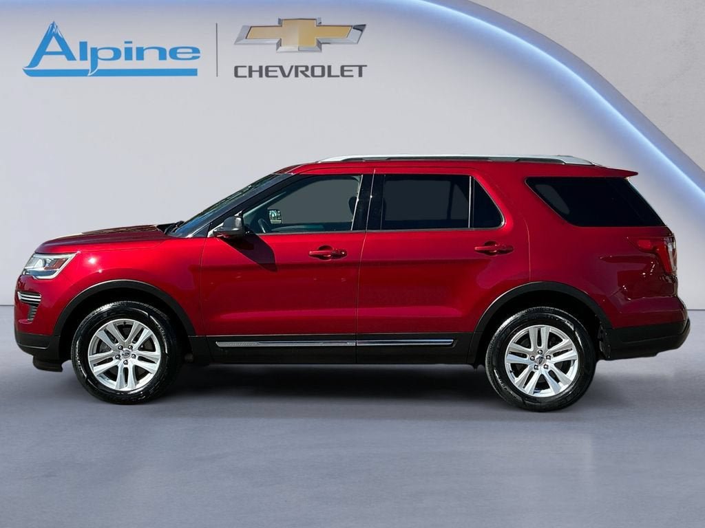 Used 2018 Ford Explorer XLT AWD/4WD image 2