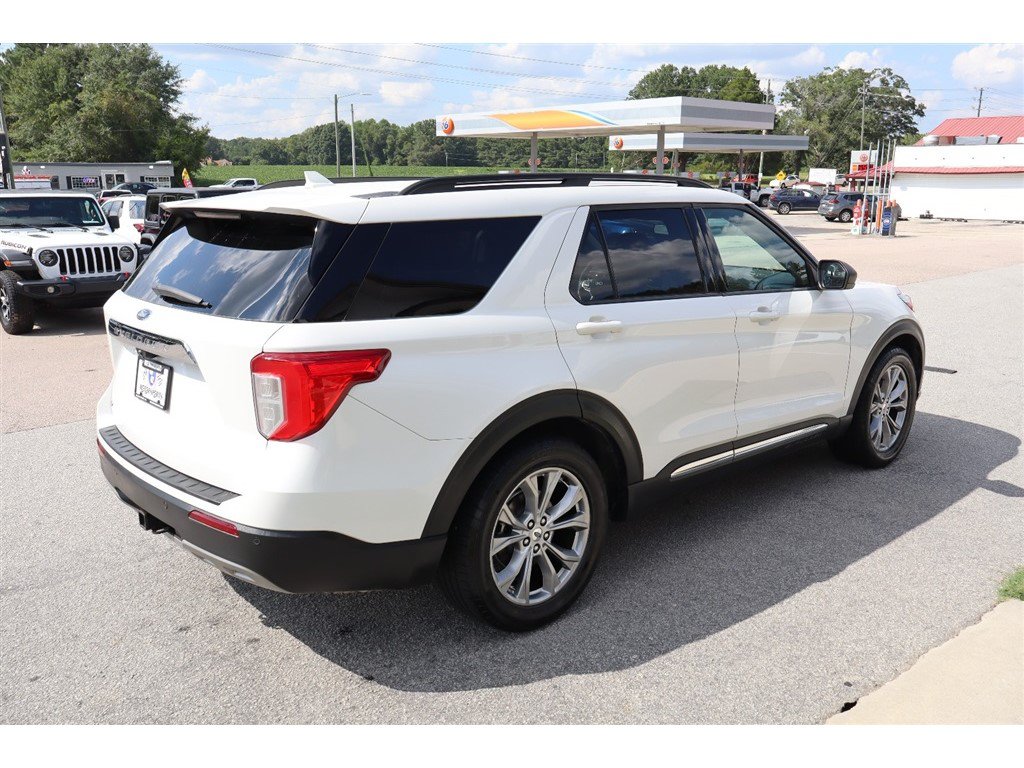 Used 2022 Ford Explorer XLT w/ Equipment Group 202A RWD image 5