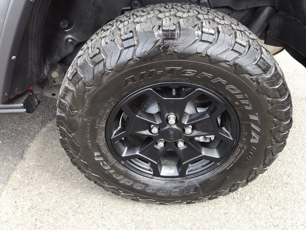 Used 2023 Jeep Wrangler Unlimited Rubicon 4xe AWD/4WD image 31