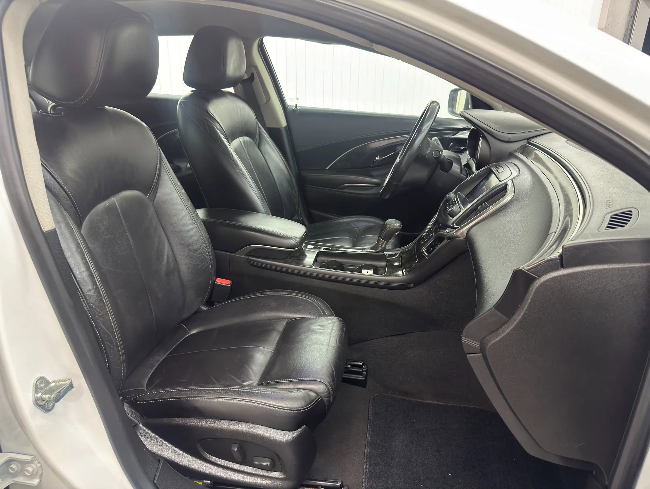 Used 2015 Buick LaCrosse Leather image 10