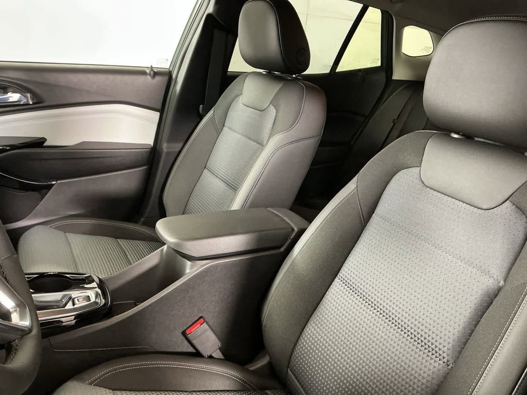 New 2026 Chevrolet Trax LT w/ Driver Confidence Package image 5