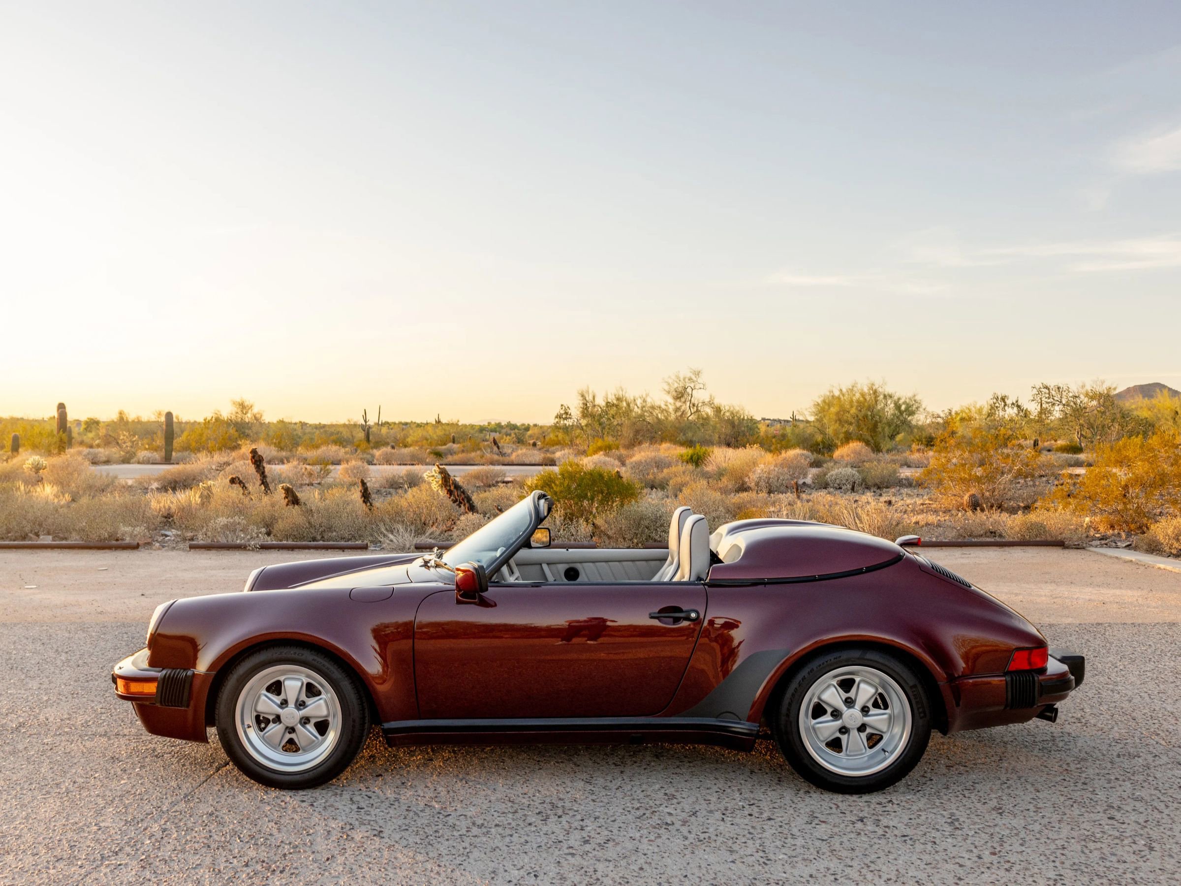 Used 1989 Porsche 911 Carrera RWD image 26