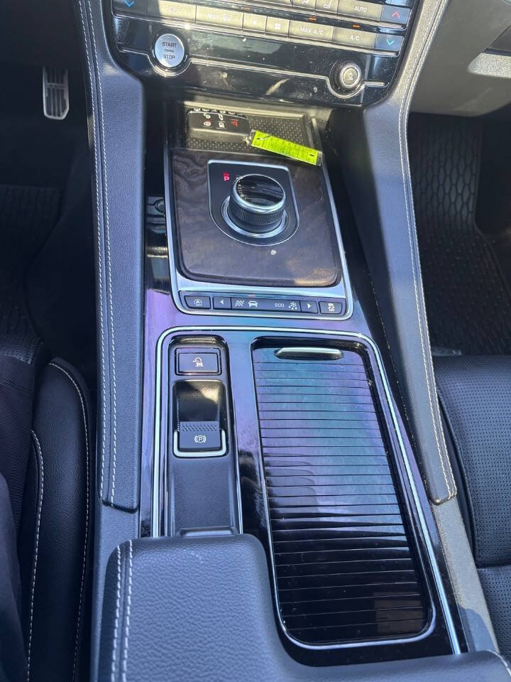 Used 2019 Jaguar F-PACE R-Sport AWD/4WD image 12