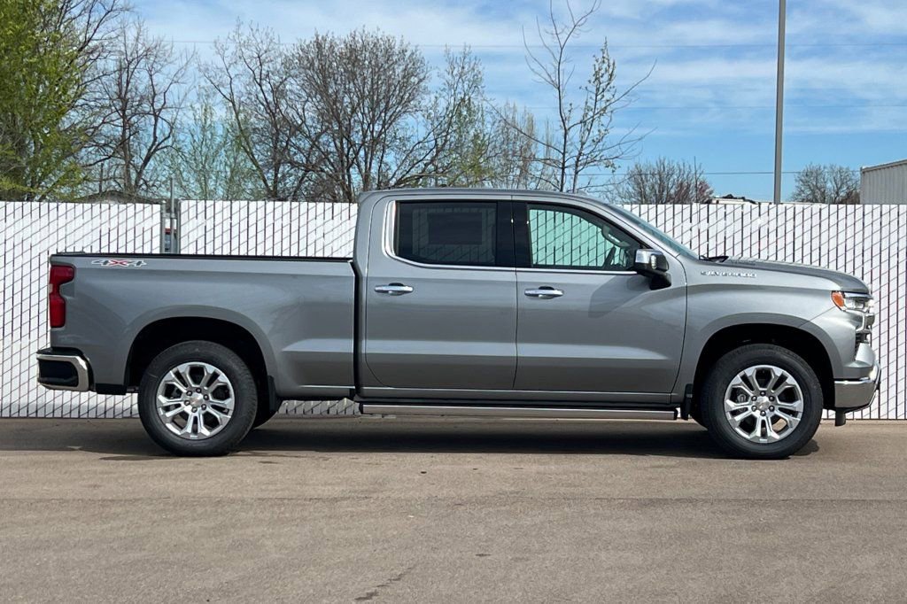 New 2026 Chevrolet Silverado 1500 LTZ w/ LTZ Premium Package AWD/4WD image 3