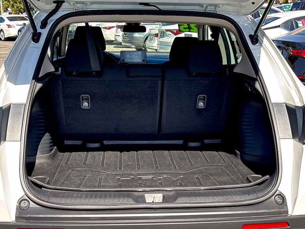 Used 2025 Honda HR-V LX image 25