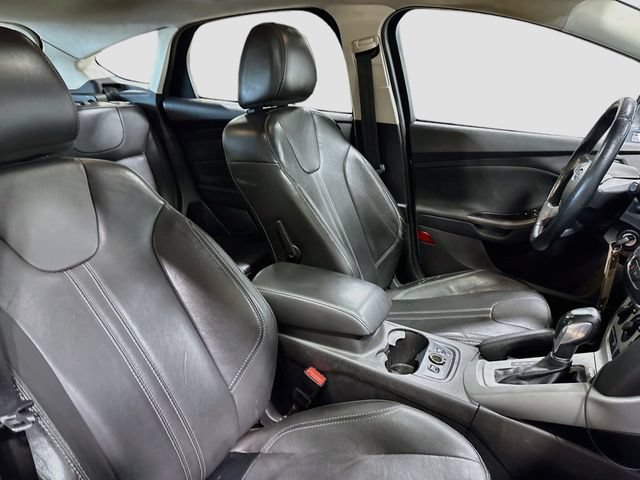 Used 2014 Ford Focus SE w/ Equipment Group 201A FWD image 19