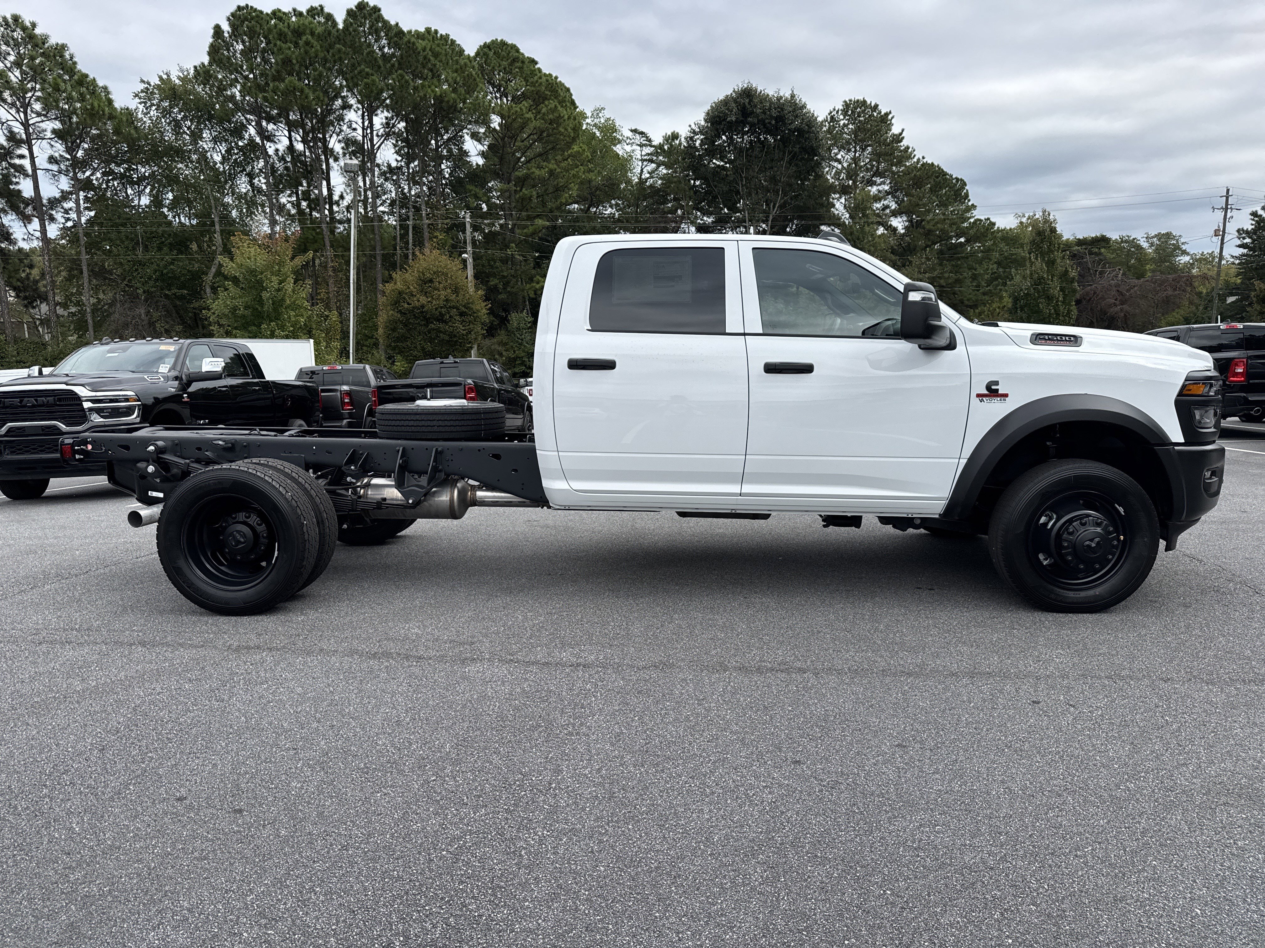 New 2026 RAM 4500 Tradesman AWD/4WD image 9