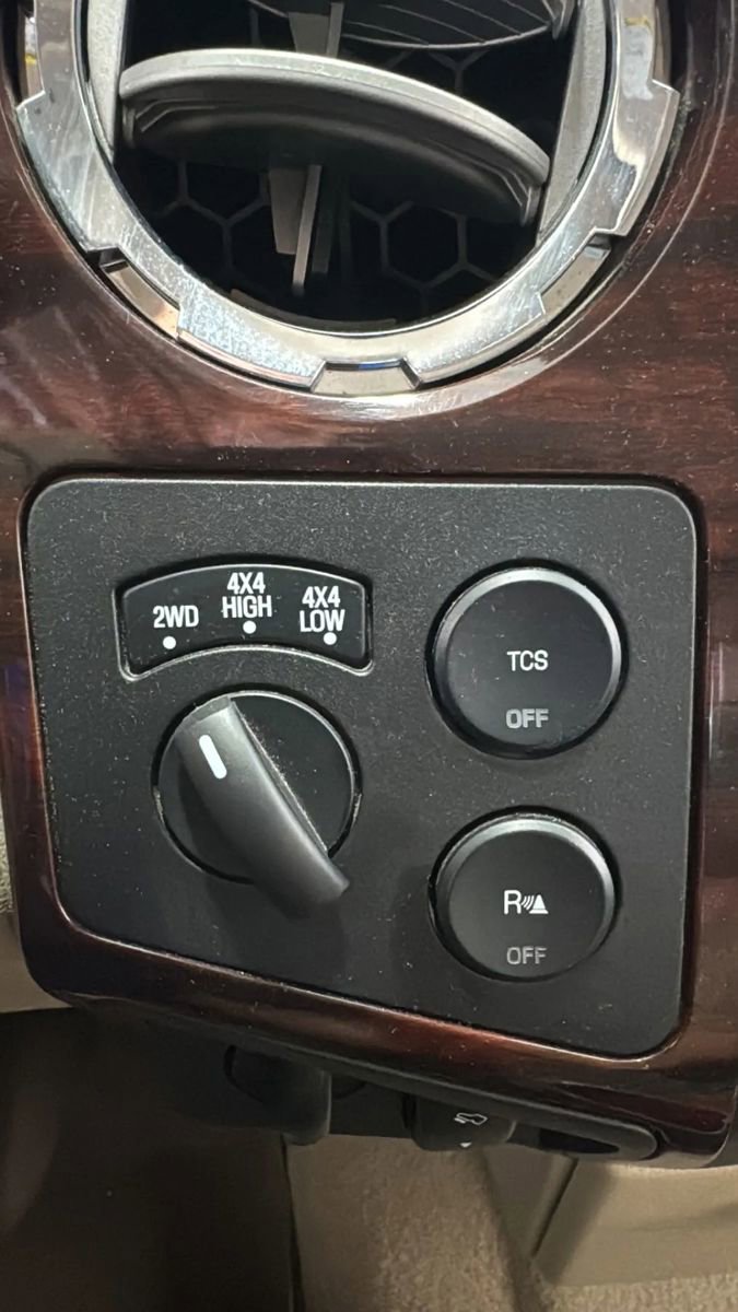 Used 2009 Ford F250 FX4 AWD/4WD image 7