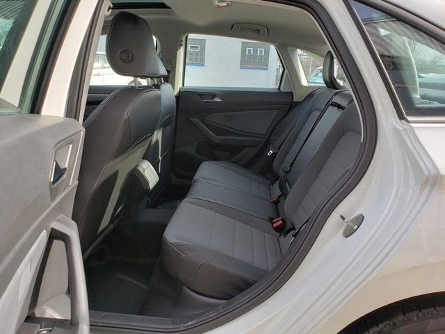 New 2026 Volkswagen Jetta SE image 8