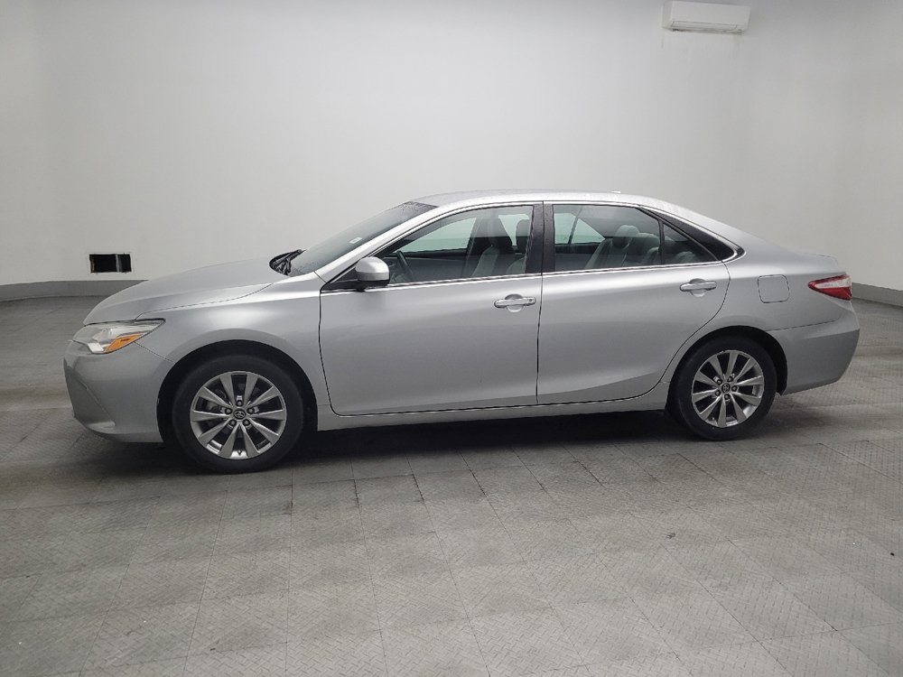 Used 2017 Toyota Camry XLE FWD image 2