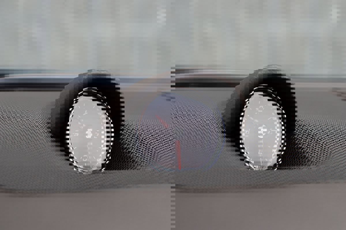 Used 2017 Mercedes-Benz SL 550 w/ Driver Assistance Package image 20