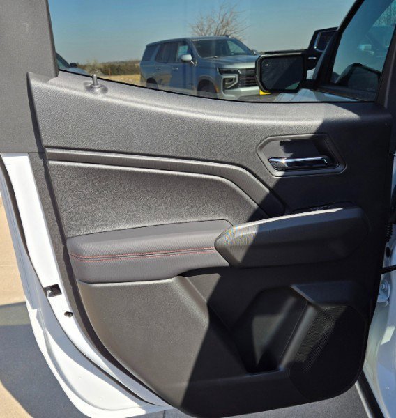 New 2025 Chevrolet Colorado Z71 image 12