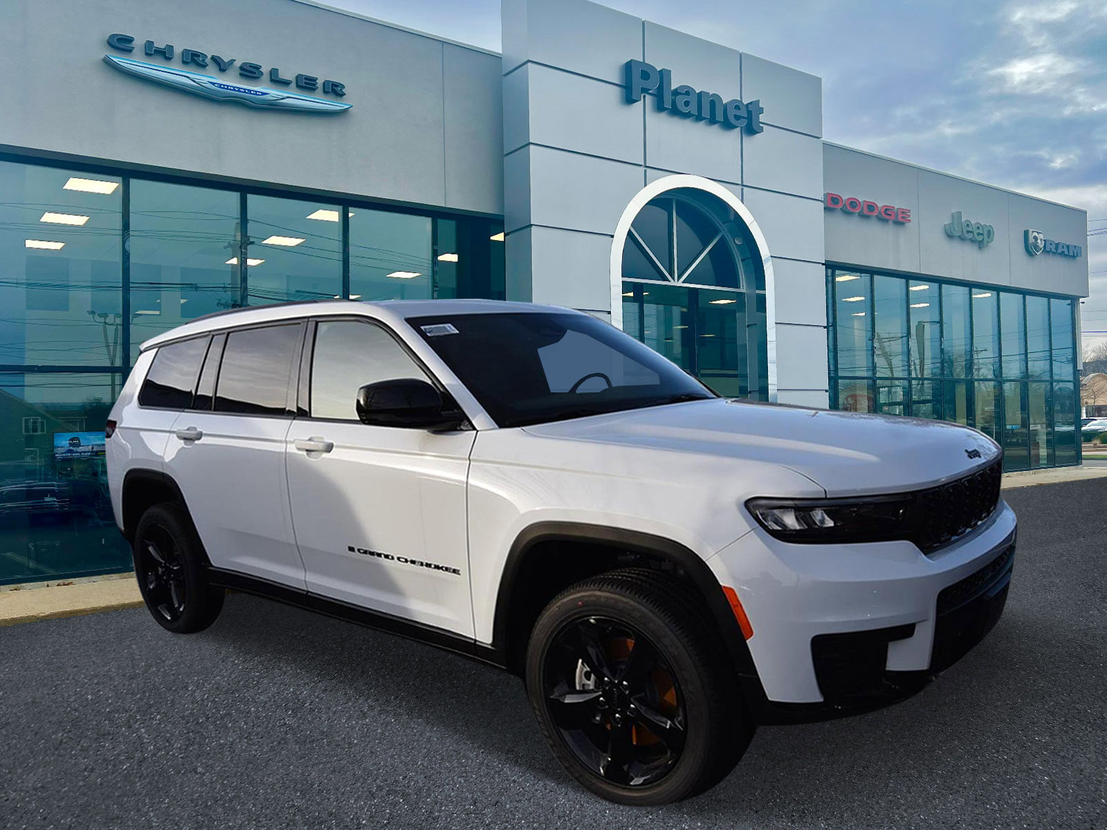 New 2025 Jeep Grand Cherokee L Altitude image 1