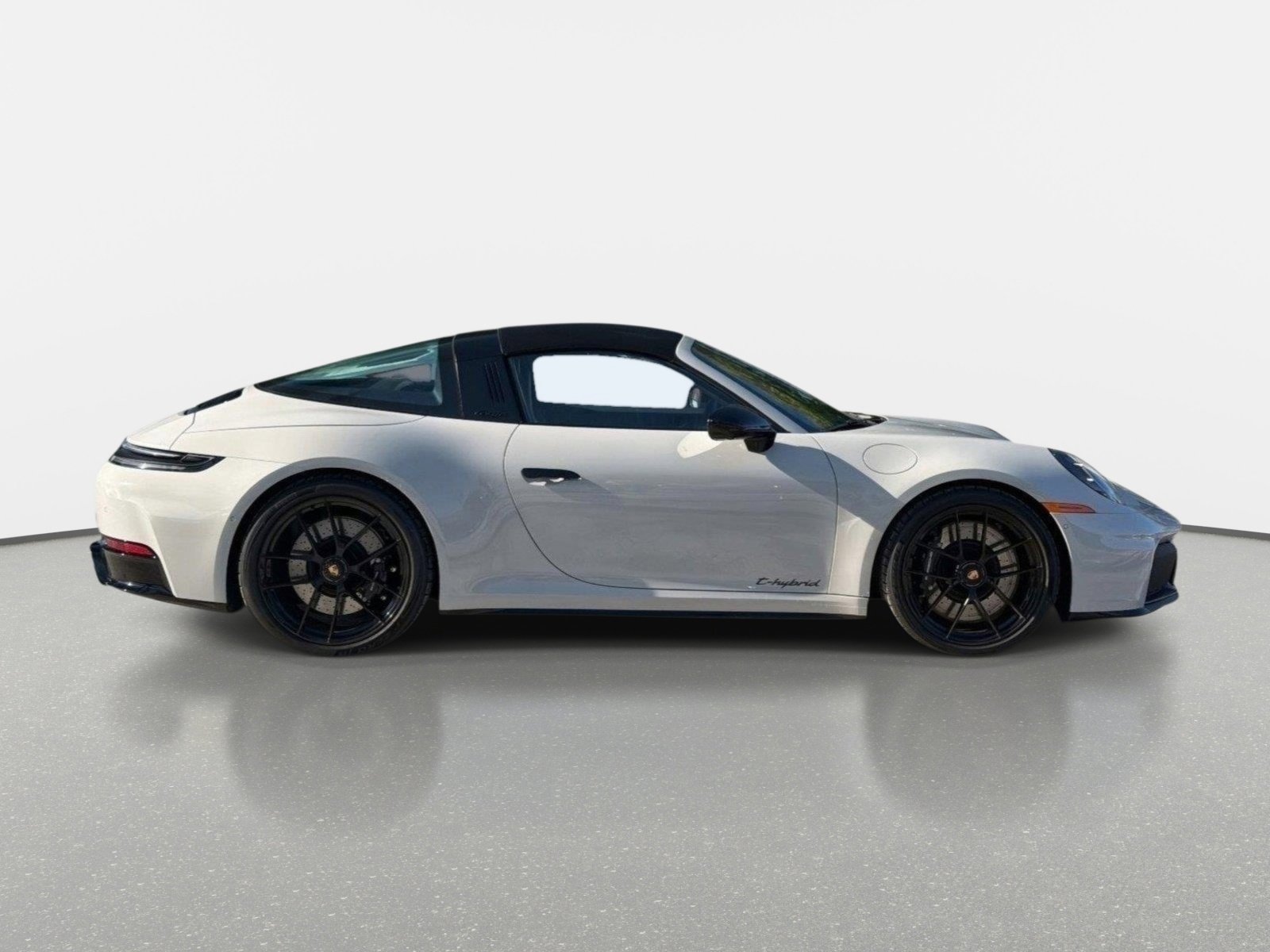 Used 2026 Porsche 911 Targa 4 GTS AWD/4WD image 2