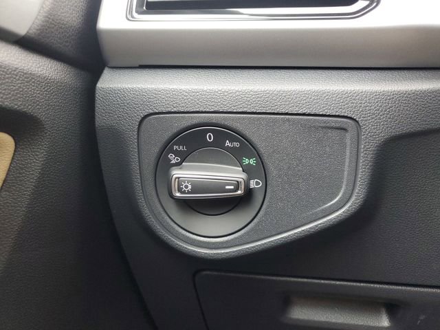 Certified 2023 Volkswagen Atlas Cross Sport SE image 28