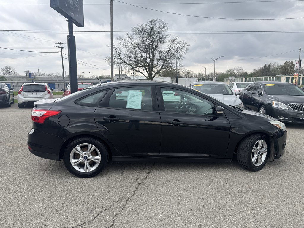 Used 2014 Ford Focus SE w/ SE Winter Package FWD image 8