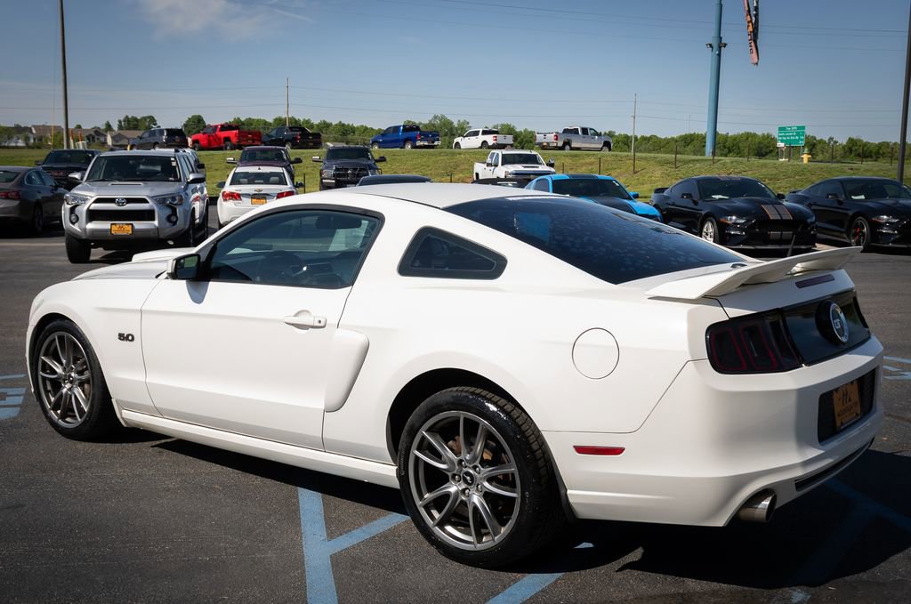 Used 2013 Ford Mustang GT Premium w/ Electronics Pkg RWD image 9